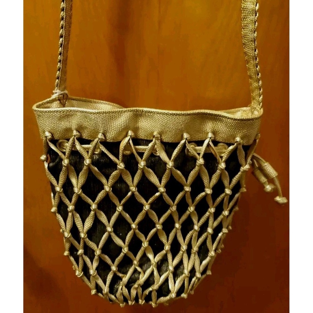 Tianni Chapter One Hampton Spa Gold Metallic Macreme Net Bucket Crossbody Purse